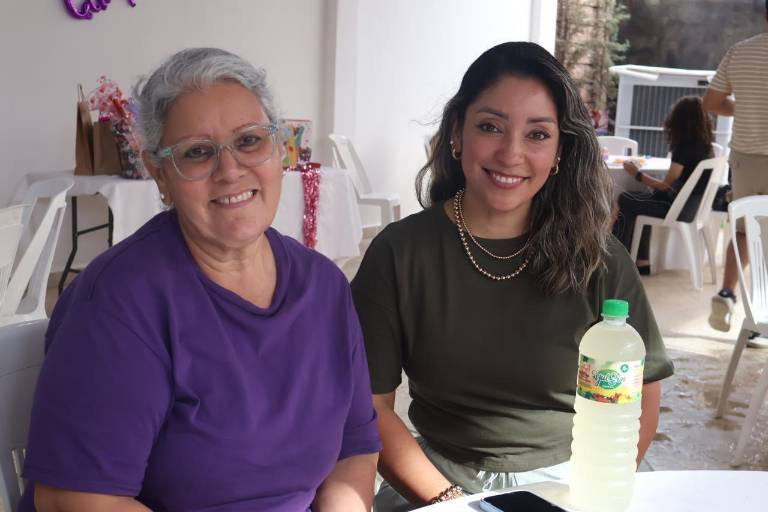 Con una piscinada celebra Victoria Ángel sus 12 años