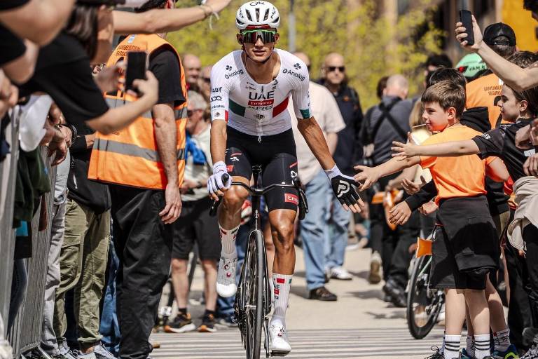 Isaac del Toro sigue en la pelea en la Vuelta al País Vasco 2026