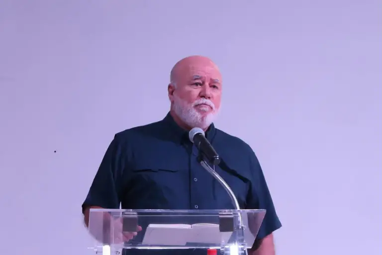 Clouthier dividió su intervención en tres preguntas: qué le pasó a México, cómo está actualmente y qué puede hacer la sociedad.