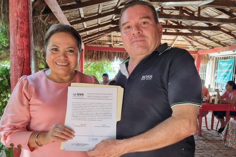 Aurelia Leal recibe constancia de diputada plurinominal electa