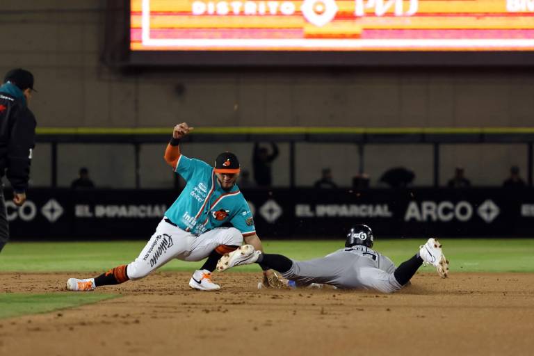 Monterrey se llevó el primero de la serie ante los campeones en Hermosillo