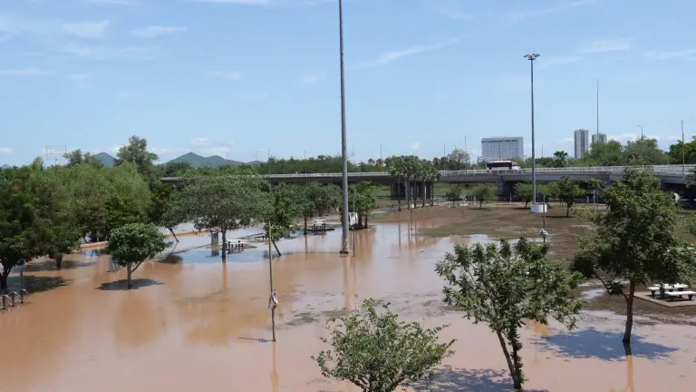 La medida se tomó por el aumento del nivel de agua en el río.