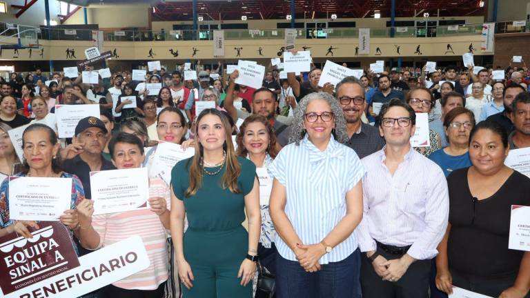Entrega de apoyos a emprendedores en Culiacán.