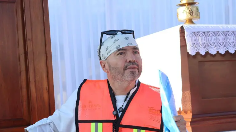 Miguel Taniyama ofreció disculpas públicas a Rosa Félix después del intercambio que protagonizaron durante la marcha por la paz en Culiacán.