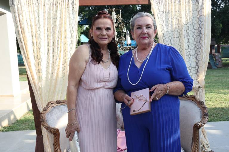 Brindan a Lilly Bojórquez un cumpleaños inolvidable