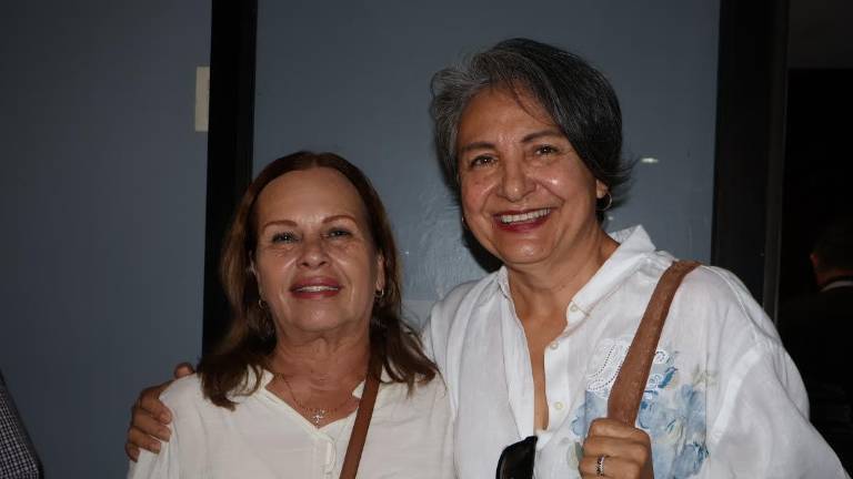 Después de 50 años, ex alumnos de la Preparatoria Cervantes disfrutan de grato reencuentro