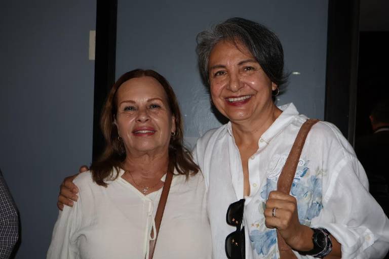 Después de 50 años, ex alumnos de la Preparatoria Cervantes disfrutan de grato reencuentro