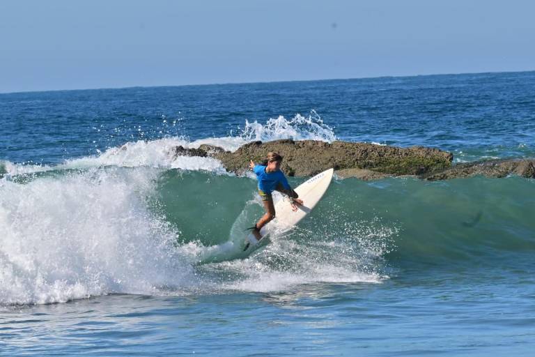 La ola del deporte llega con el Clásico de Invierno de Surfing a Playa Brujas