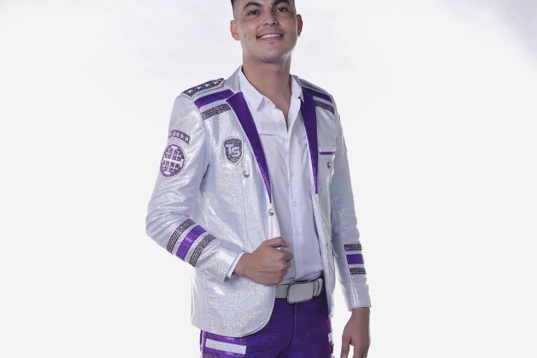 César Navarro ya no es vocalista de Banda Tierra Sagrada