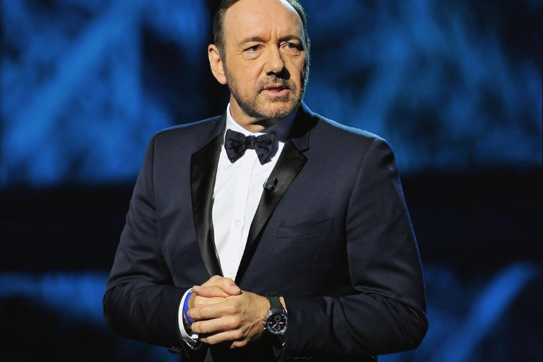 Ingresan a Kevin Spacey de emergencia a un hospital por posible infarto