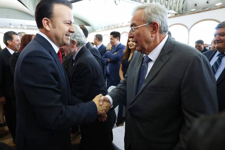 Asiste Gobernador Rocha Moya a la toma de posesión del mandatario en Durango