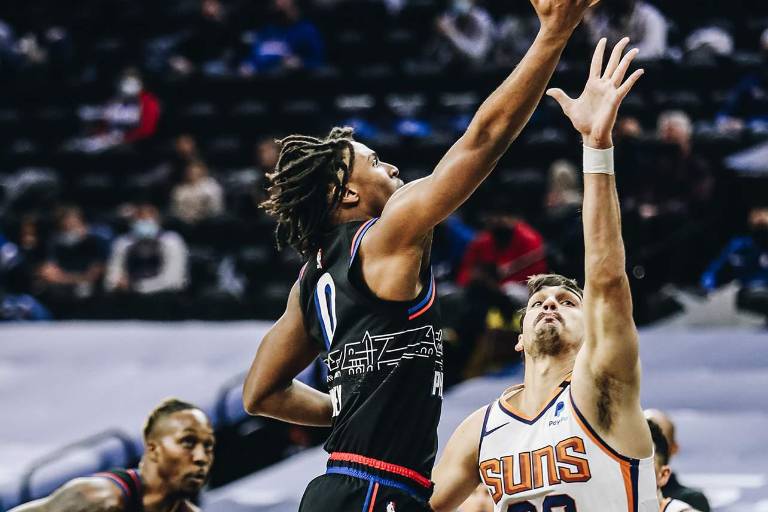 Chris Paul comanda la victoria de Phoenix Suns ante un disminuido Philadelphia 76ers