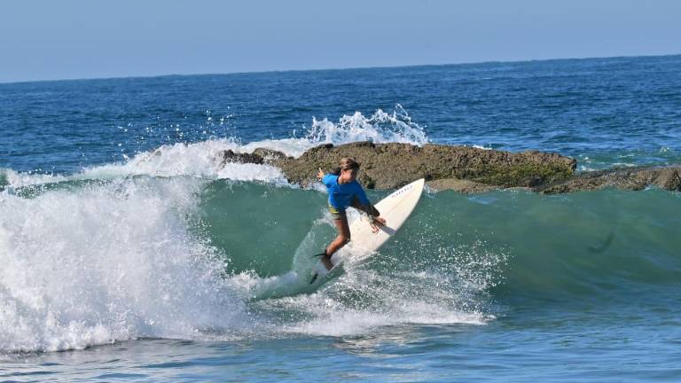 Fueron 38 competidores de México y del extranjero los que se dieron cita en el Clásico de Invierno de Surfing, en Mazatlán.