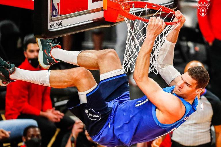 Los Bucks se imponen a los Hawks y toman ventaja en la final del Este de la NBA