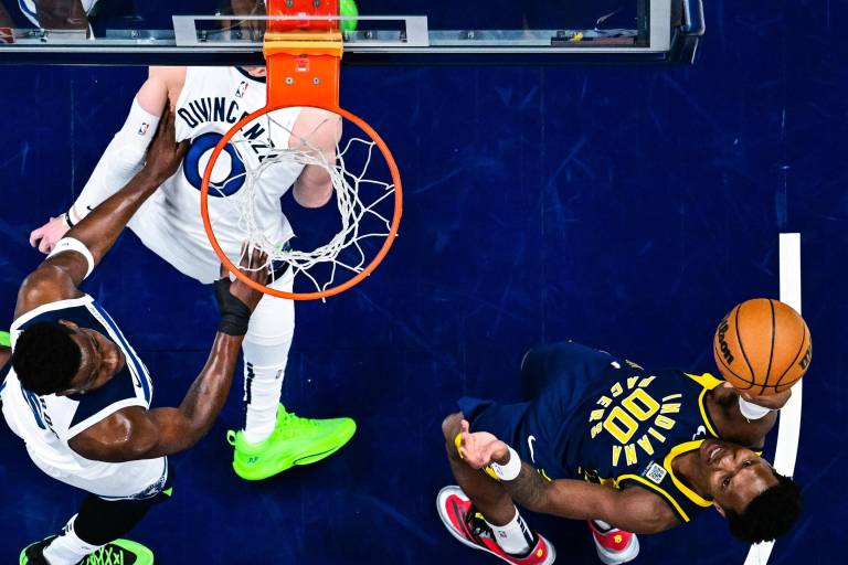 Doble-doble de Tyrese Haliburton conduce quinta victoria al hilo de Pacers