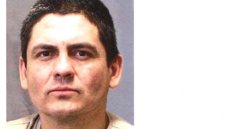 Óscar Orlando Nava Valencia, alias “El Lobo”, de 52 años de edad, fungió como líder de Los Valencia o del Cártel del Milenio.