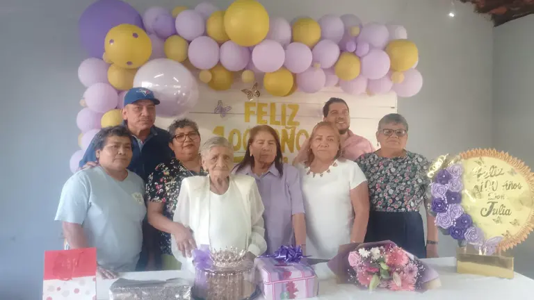 María Juliana Nava Cázarez ya llegó a los 100 años de vida y en su andar, le ha tocado ver la transformación de su municipio, Rosario.