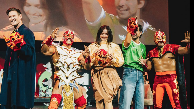 Elenco de House of the dragon presente en la CCXP México 2026.