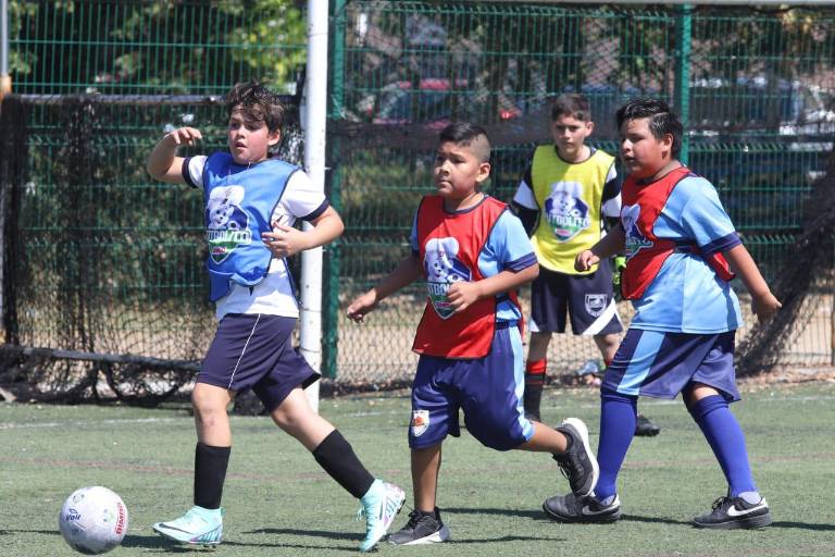 Primaria 13 de Septiembre domina al Colegio Everest en Futbolito Bimbo