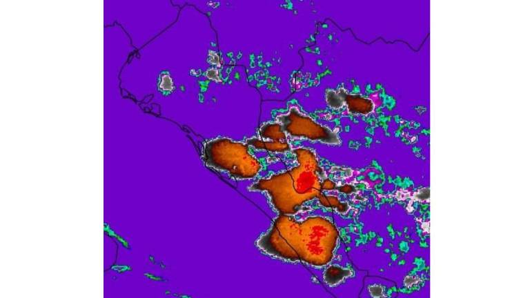 El fenómeno ocasionó la bajada repentina de la presión atmosférica, lo cual desató las precipitaciones en el sector central de la entidad.