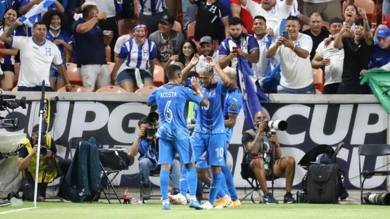 Honduras le dio la vuelta a Panamá y avanzó a cuartos de final de la Copa Oro