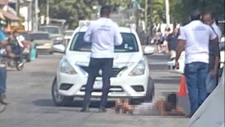 Personal de Vialidad y Transporte dio el apoyo cerrando parcialmente el tráfico vehicular para resguardar a la mujer.