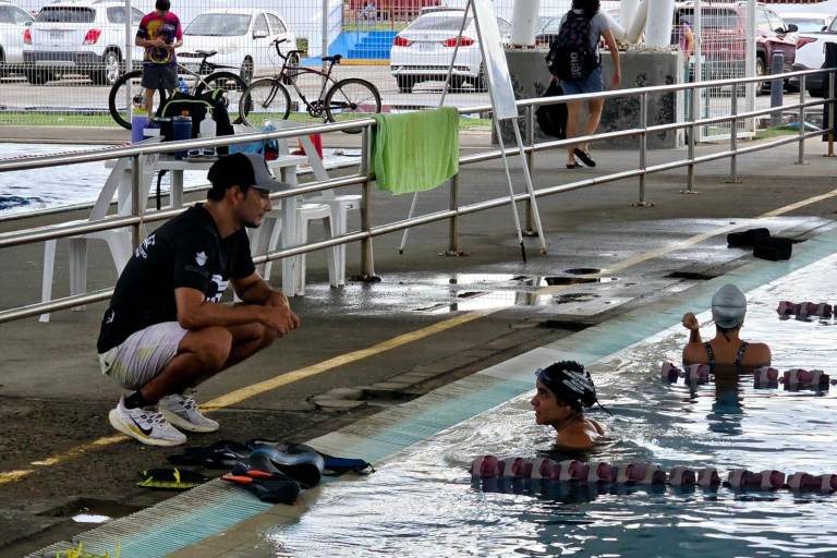 Nadadores mazatlecos, en busca de sus mejores marcas personales en Nacional Máster