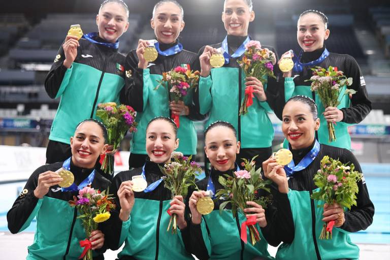 México gana oro en prueba técnica por equipos de la Copa del Mundo de natación artística