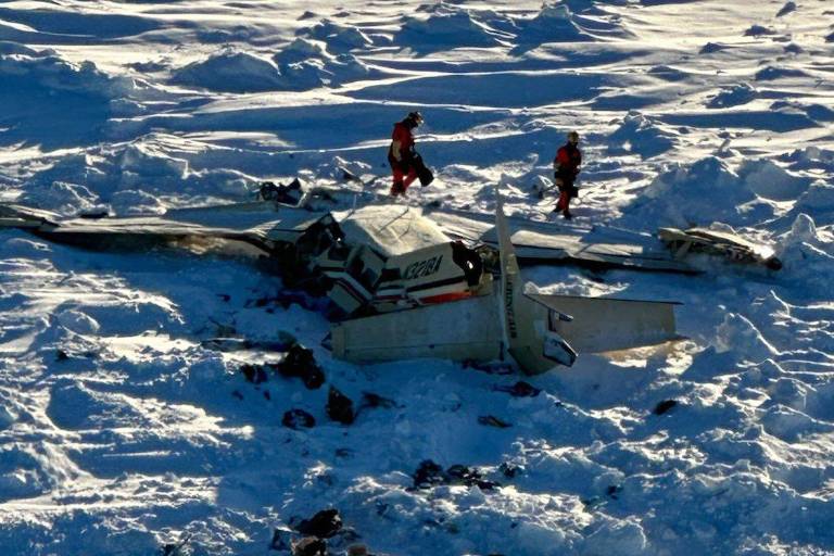 Se accidenta aeronave en Alaska con 10 personas a bordo