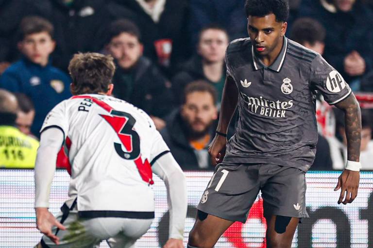 Real Madrid empata 3-3 en visita al Rayo y sigue detrás del Barcelona