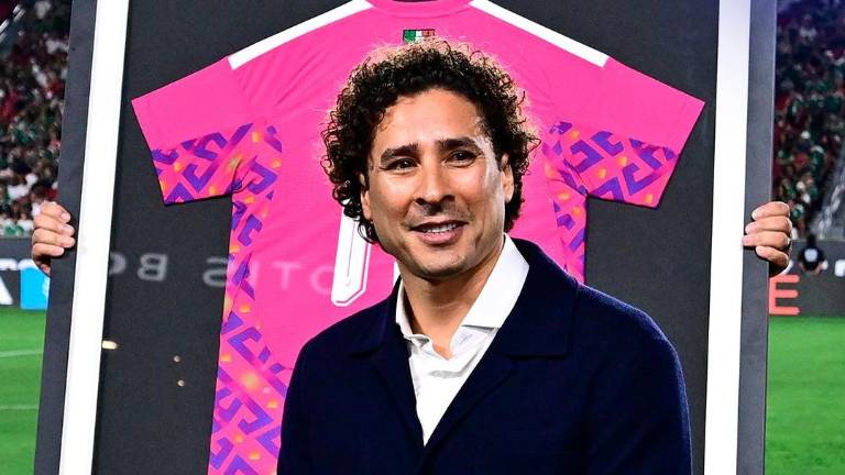 Guillermo Ochoa recibió un homenaje previo al encuentro entre México y Chile en Los Ángeles.