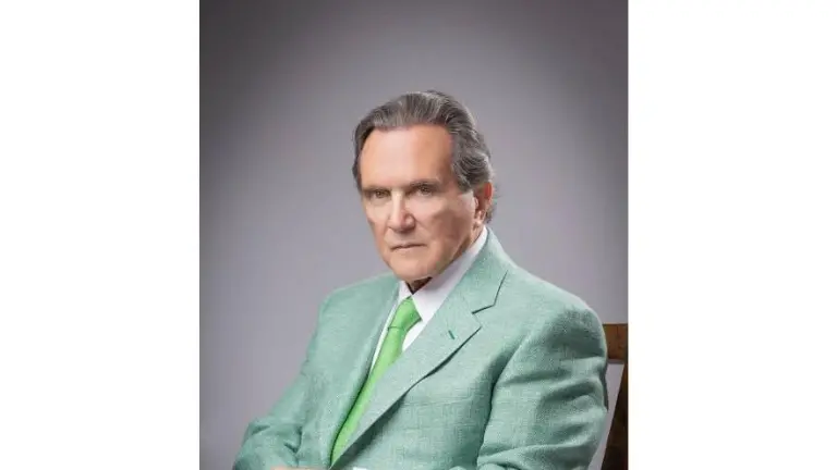 Óscar Mario Beteta destacó por su trayectoria en radio, televisión y prensa escrita, principalmente en el análisis político y económico.