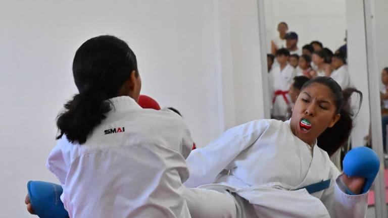 Intensos combates se realizaron en el Salón de Usos Múltiples del Imdem.