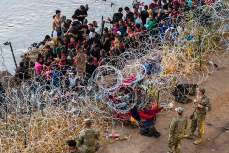 Corte de EU da luz verde a ley de Texas para arrestar a sospechosos de cruce ilegal