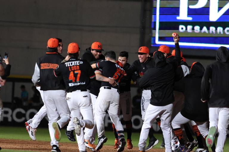 Con walk off Naranjeros completa barrida en Clásico Sonorense
