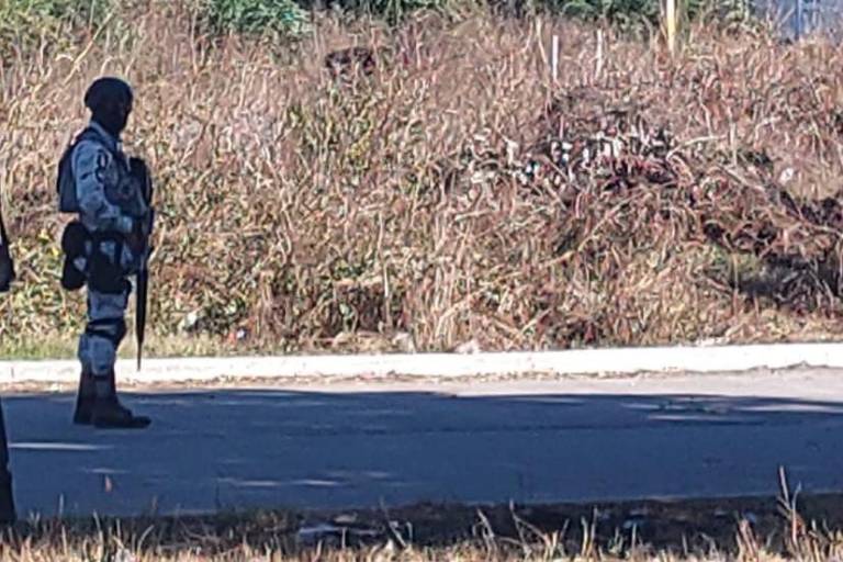 En Mazatlán hospitalizan grave a conductor, tras ser herido de bala en asalto