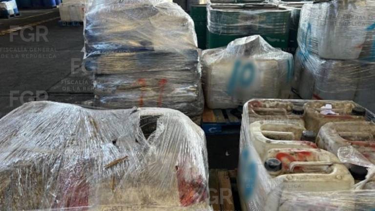 La FGR destruyó fentanilo e insumos químicos asegurados en Sinaloa.