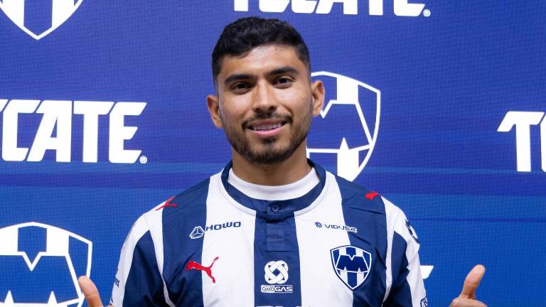Orbelín Pineda ya es nuevo jugador de Rayados del Monterrey.