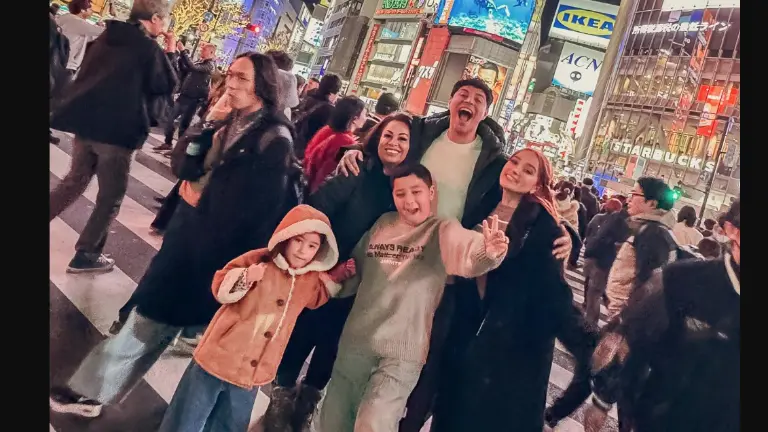 Eduin Caz y familia disfrutan de un viaje por Japón.