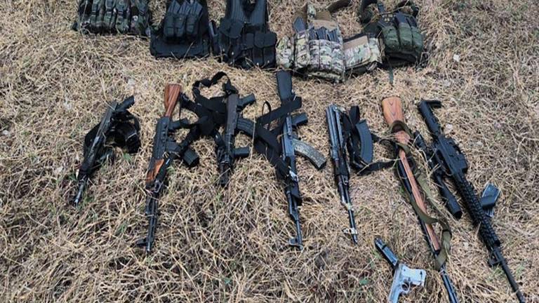 En dos semanas, fuerzas federales realizaron acciones coordinadas en distintos municipios con decomisos de armas, explosivos, vehículos y sustancias químicas.