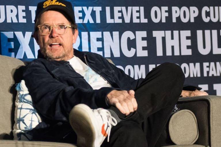 Sufre Michael J. Fox una caída en panel sobre ‘Volver al futuro’