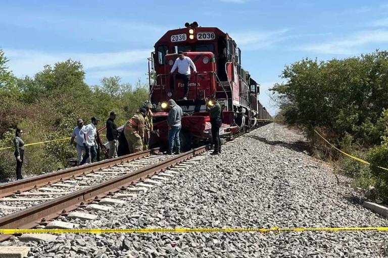 Intentan ganarle al tren y mueren dos en Estación Naranjo; quedan otros dos heridos
