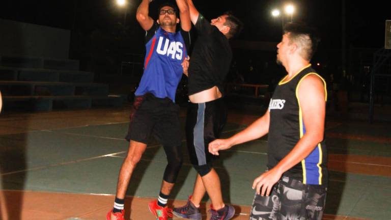 La Liga de Baloncesto de la Colonia Burócrata entra en acción en su cuarta semana del rol.