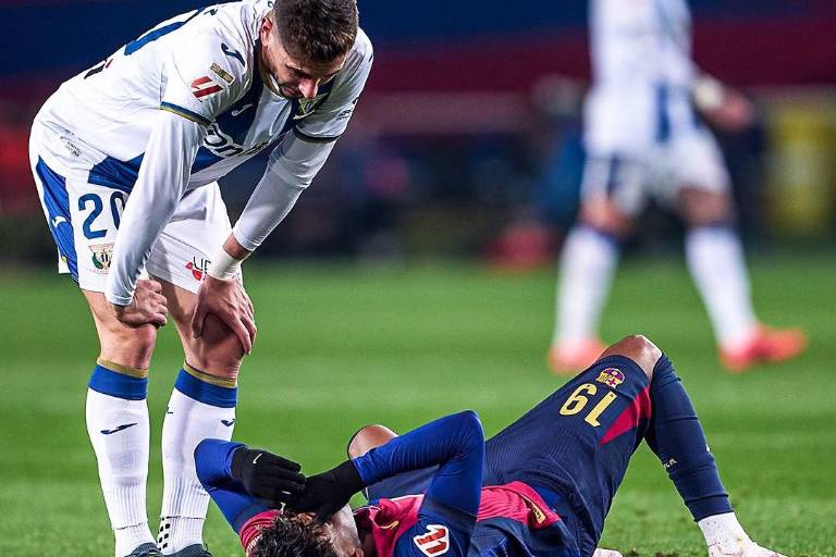 Una lesión en el tobillo deja al barcelonista Lamine Yamal de 3 a 4 partidos de baja