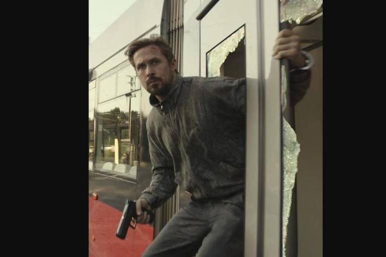 Lanza Netflix imágenes y fecha de estreno de 'El hombre gris', con Ryan Gosling