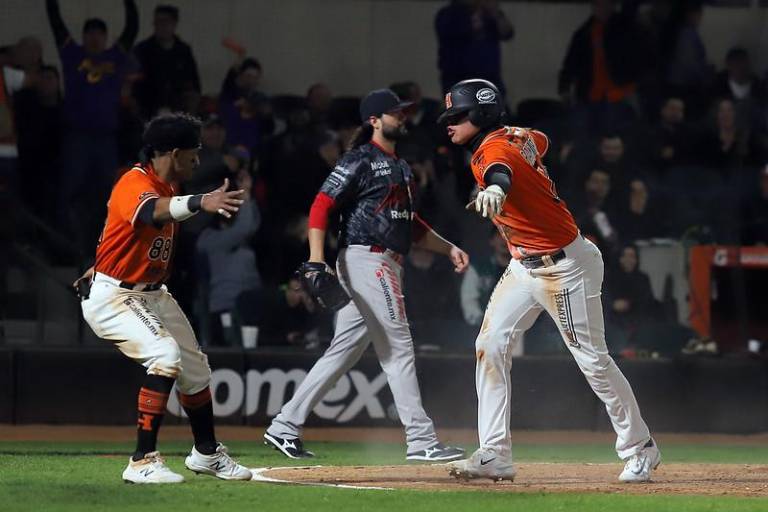 Falla el relevo y Venados cae ante Naranjeros en arranque de playoffs