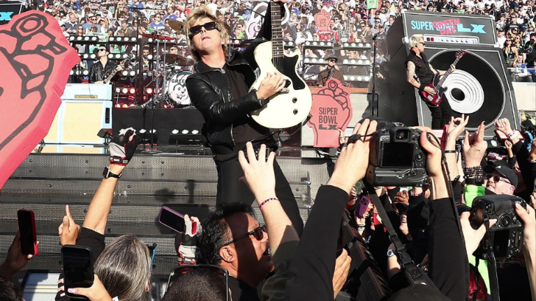 Green Day se presenta en el Super Bowl.
