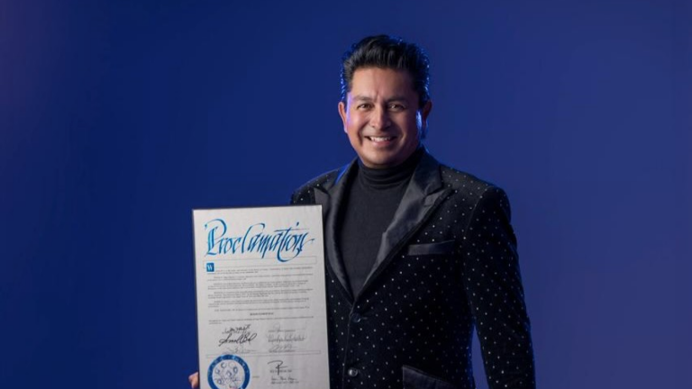 Édgar Monárrez, mejor conocido como El mago sinaloense Samed, es reconocido en Las Vegas.
