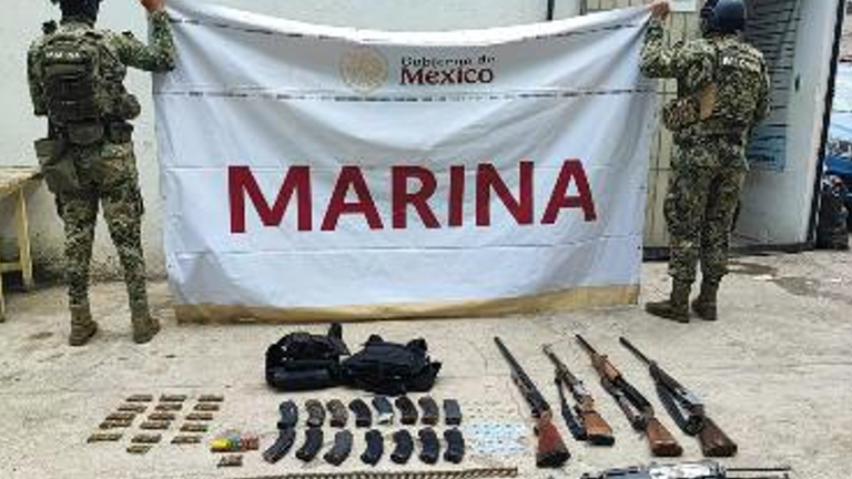 Semar asegura material bélico, dinero y droga durante un operativo en el municipio de Rosario.