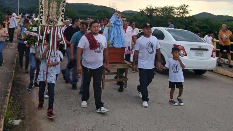Feligreses de Cacalotán, Rosario, se alistan para celebrar la solemnidad de Nuestra Señora de Loreto con procesiones, misas y romerías tradicionales.